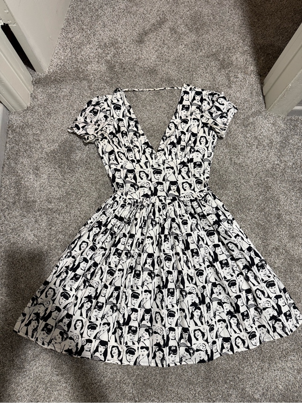 RARE Bettie Page Bernie Dexter Black & White Illustrated Fit-and-Flare Dress